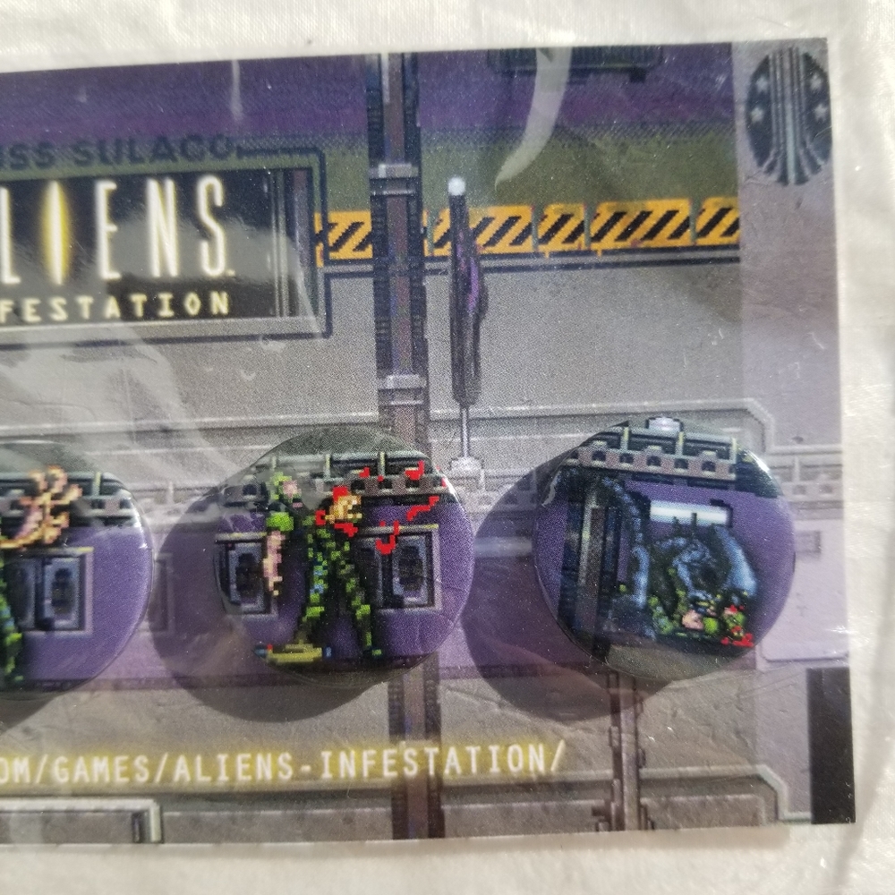 Nintendo DS Aliens Infestation 4-Button Set Retro - Picture 4 of 8